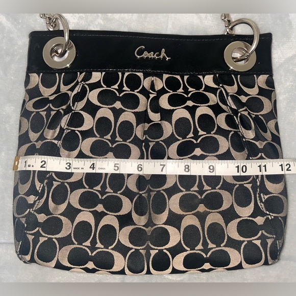 Beautiful, pre-owned, hobo, Authentic Coach purse. In great condition! - Picture 3 of 8